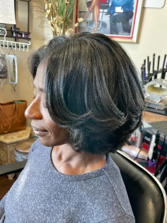 https://cdn.salonspotlight.com/photos/ywr0LP7JRWeyvwMSQXAW/963a651f-3fbc-4e04-9f2b-b2fef07de51c_720x720
