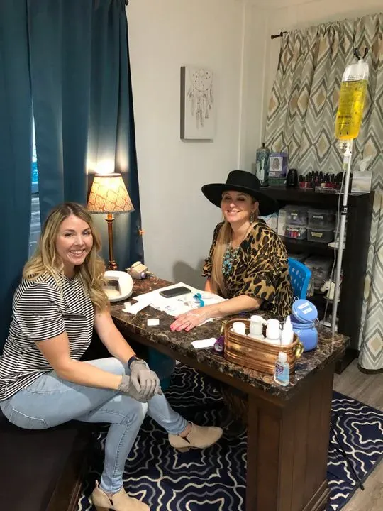 https://cdn.salonspotlight.com/photos/yxcjMWjBIN5Szmrl4Pdg/d57452bb-6dc2-4b9f-9e4b-28c0dca86d16_720x720