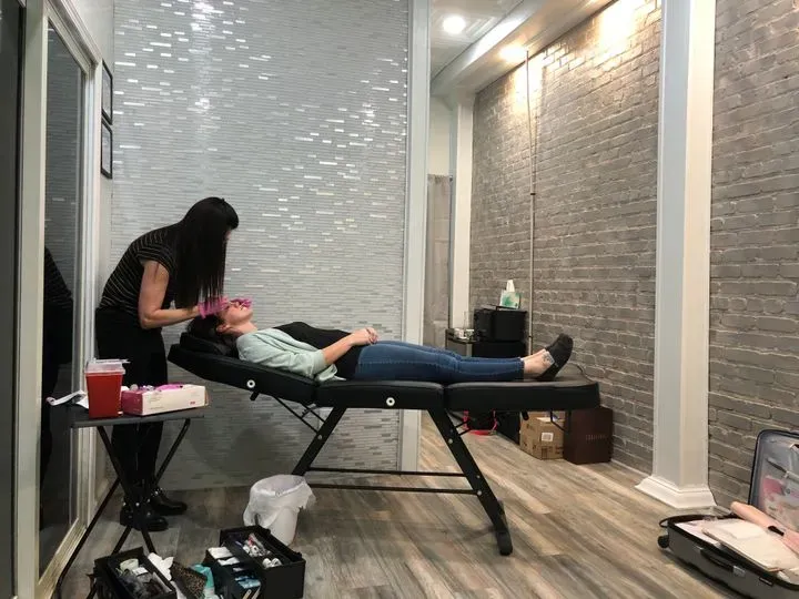 https://cdn.salonspotlight.com/photos/yxcjMWjBIN5Szmrl4Pdg/ded1f176-ad79-4fc4-a110-26020c1befec_720x720