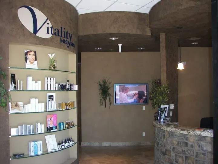 https://cdn.salonspotlight.com/photos/yyAPRuKktl2QJen59C7W/a2ffef98-b367-43ac-8872-71370d8cb5c6_720x720