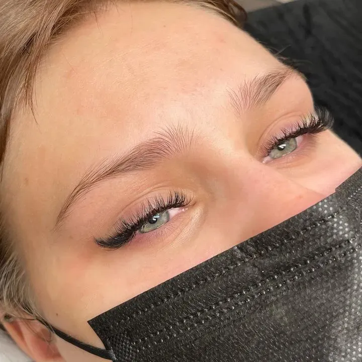 https://cdn.salonspotlight.com/photos/yyeAZqxXGeB3SMnARcX2/025c708e-b7a6-4589-a984-c9c31801d940_720x720