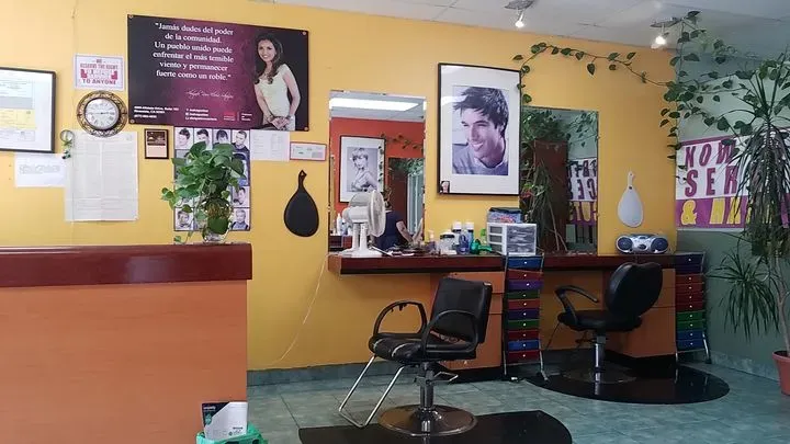 https://cdn.salonspotlight.com/photos/yzAQFE3Tn80yoDP5icIR/0b677c01-05a2-4066-87c1-8c25d07518b3_720x720