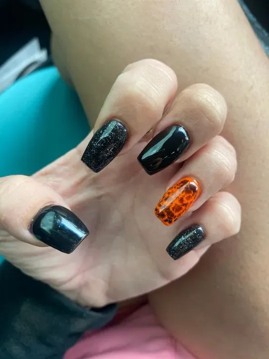 https://cdn.salonspotlight.com/photos/yzKtRSKVhQ3xiN27hrgo/615edb0e-874a-485d-932f-e1e5e1a54281_720x720