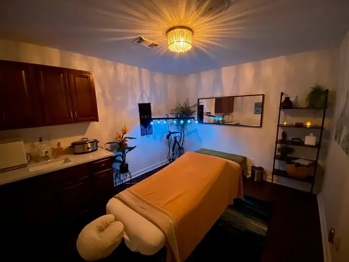 https://cdn.salonspotlight.com/photos/z1INLwvcNEMPHmYI5aTk/13004781-2e92-480f-8558-ae0490395093_720x720