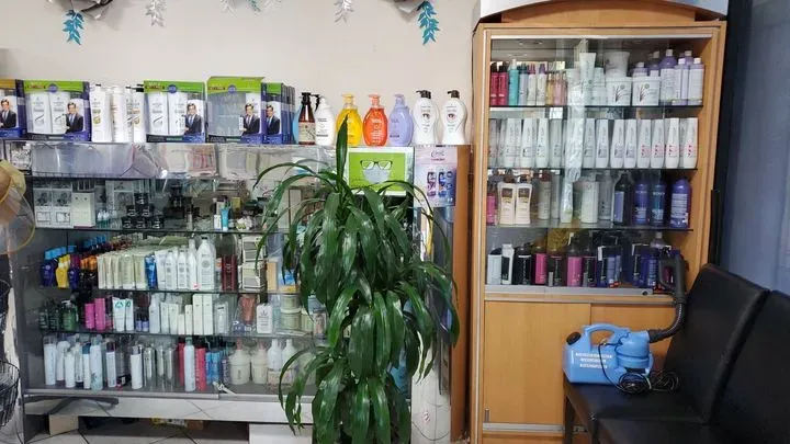 https://cdn.salonspotlight.com/photos/z2Mu1FgI5VpGZNFaNSK6/247fc5f1-5c5a-474d-be85-f0799ee24aa2_720x720