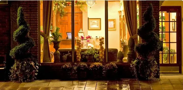 https://cdn.salonspotlight.com/photos/z4nUS7smqV57CiPWEEjo/f6959117-2619-4cd0-9d6d-0231f8eb4692_720x720