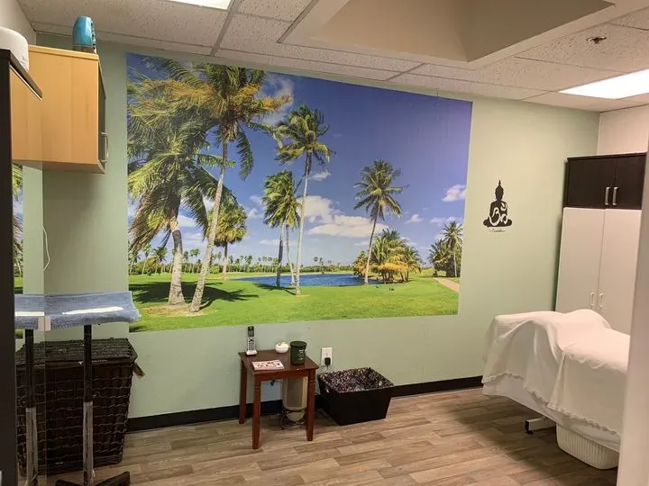https://cdn.salonspotlight.com/photos/z5LjvLUJPUizKL31rDif/21430f2f-dbc2-448a-96cd-65704c11adab_720x720