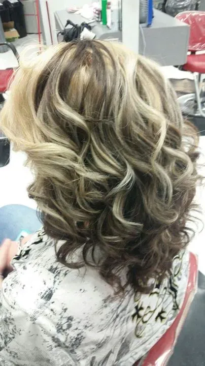 https://cdn.salonspotlight.com/photos/z7jraBkVCM5UJ551cf8r/45fd97ae-fb1f-4713-ab6c-30d19685cae8_720x720