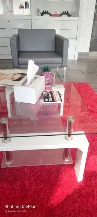 https://cdn.salonspotlight.com/photos/z8JQcEdCcmqkC4iZXl2w/972aa96f-d2ab-480b-9a42-2d461c582063_720x720