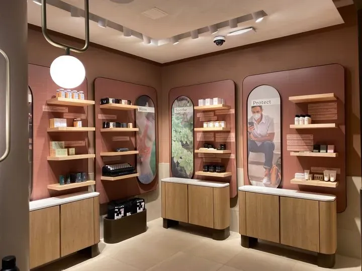 https://cdn.salonspotlight.com/photos/zFKsbbl8DpqCERY7dSI4/fb8c0332-59b6-467c-875f-342dc4f6f8a6_720x720
