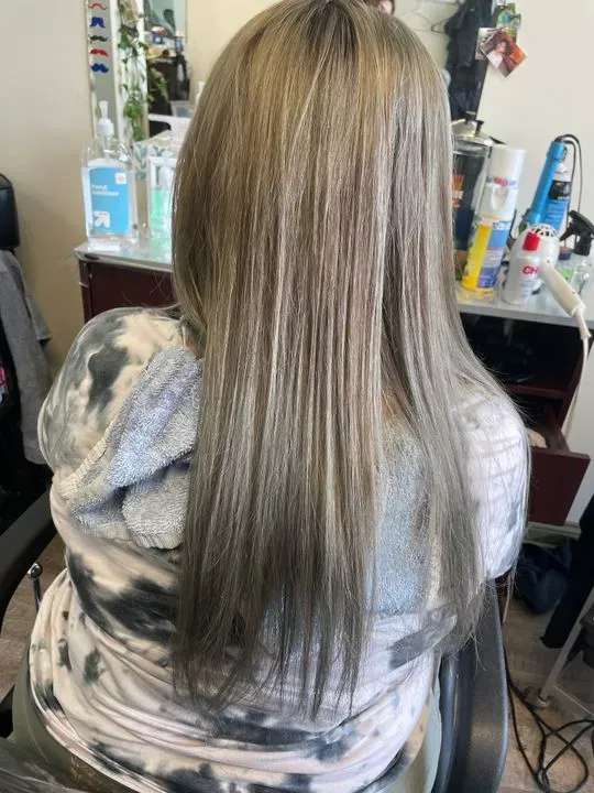 https://cdn.salonspotlight.com/photos/zHG6A0E3gtKMRfGlkFfV/66bab146-b8c8-4925-8602-91953eae01da_720x720