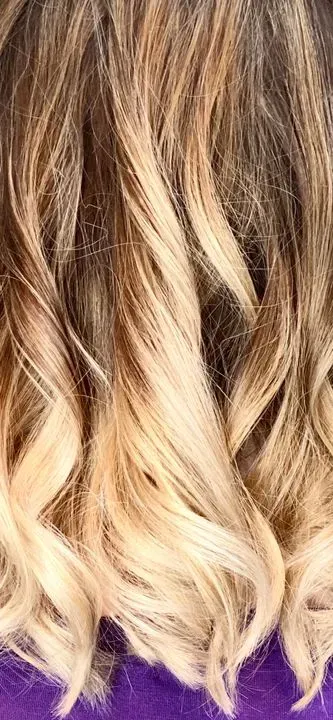 https://cdn.salonspotlight.com/photos/zIRrxW4bvHvqLbx8Hv1h/5dff3498-625f-438f-b410-460e29700184_720x720