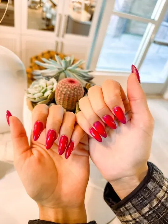 https://cdn.salonspotlight.com/photos/zJYMlmmeJYvt9Coix5M4/81c3b636-a19a-4a80-891c-b857155b1a4a_720x720