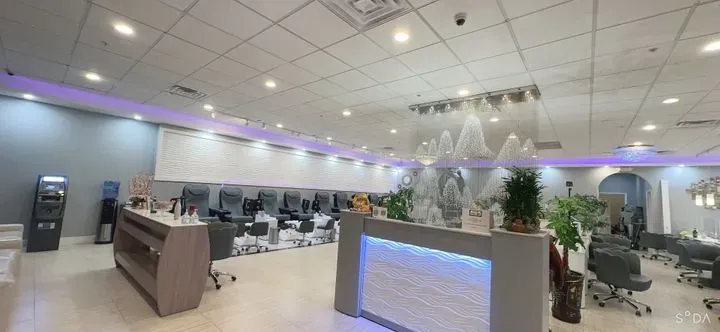 https://cdn.salonspotlight.com/photos/zKqxZqCTQhnDqTS2Mfai/dabc1e72-dbdf-4c14-9caa-f5f429264bb2_720x720