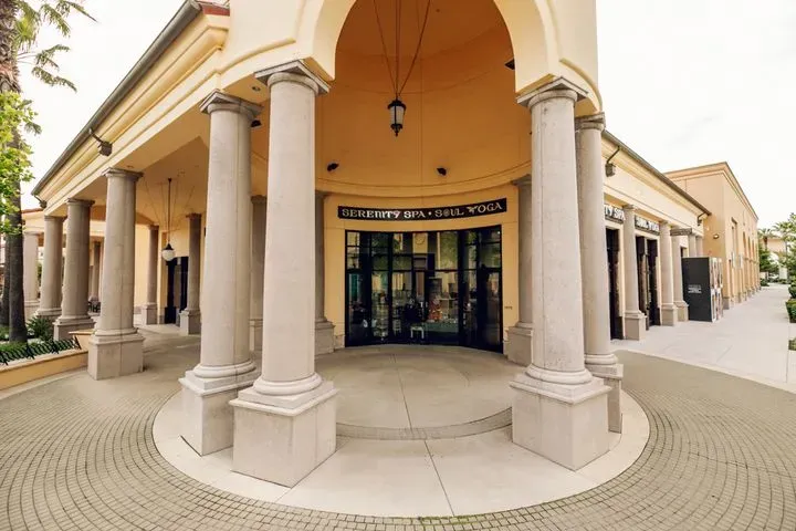 https://cdn.salonspotlight.com/photos/zKs4pkNrkl9PL3CvcTww/1f89f277-b522-4d15-80c0-7fb83f469d41_720x720