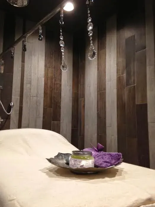 https://cdn.salonspotlight.com/photos/zKs4pkNrkl9PL3CvcTww/73afd0ed-de52-4712-8e17-751eb434a40d_720x720