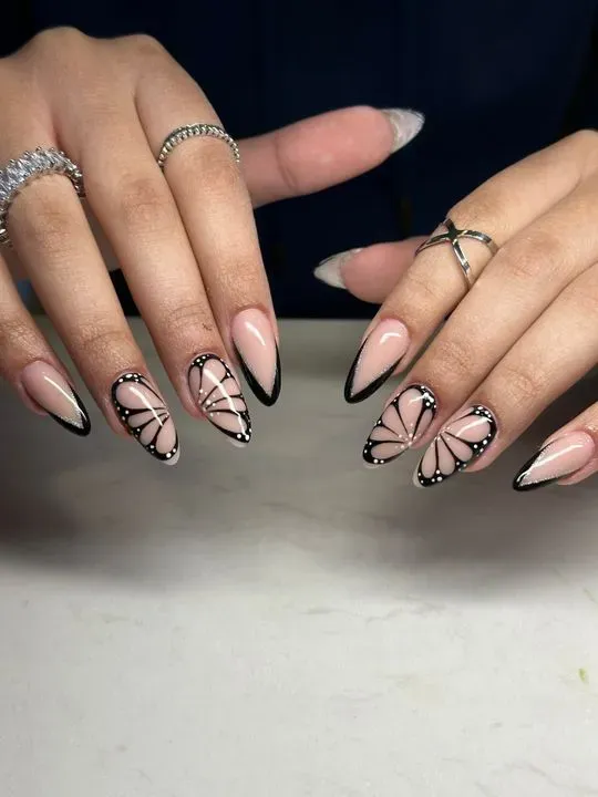https://cdn.salonspotlight.com/photos/zL9x4OKpKrlD2mRstElR/468bdaf5-db9f-4114-a9d4-66e37d9a8a87_720x720
