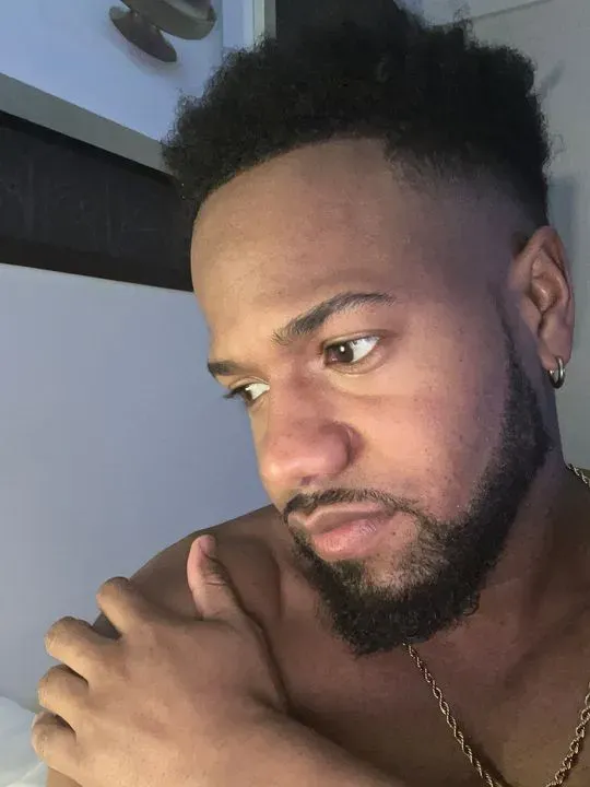 https://cdn.salonspotlight.com/photos/zMUfzcvGc5eLXYQUEw1u/e71c9dc7-253b-43fa-831a-060f3668a13c_720x720