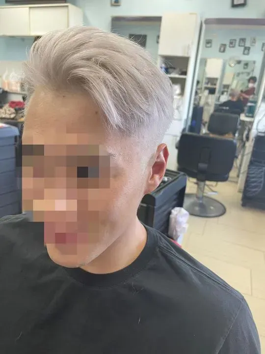 https://cdn.salonspotlight.com/photos/zMmUUOZgjPEcQvTQmbhG/068b2fde-129d-4bc9-8d02-9ed4cc8c82fb_720x720