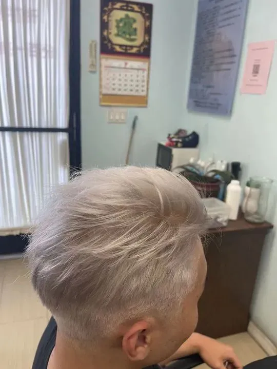 https://cdn.salonspotlight.com/photos/zMmUUOZgjPEcQvTQmbhG/ef58e254-37c5-418c-afbd-766b5ad174f4_720x720