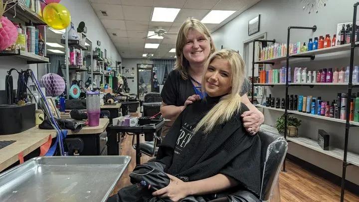 https://cdn.salonspotlight.com/photos/zPdv25eWfqHkhdH4lg5V/0b2838f3-6eb5-410e-9346-111166b9146b_720x720