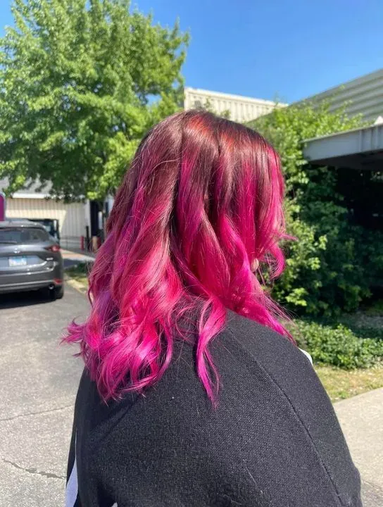https://cdn.salonspotlight.com/photos/zPdv25eWfqHkhdH4lg5V/22a95d0e-2bd2-4361-8aef-05f3e42ff9f9_720x720