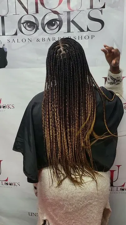 https://cdn.salonspotlight.com/photos/zQUiHxqe2TZO2TsMabh4/a98e1524-d48d-4ceb-9a0e-d34949d42697_720x720