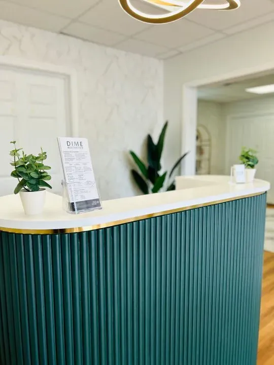 https://cdn.salonspotlight.com/photos/zSQIjDJXC5HXfSR3wfej/00938914-7221-4557-b63c-29cc5fe1e87e_720x720