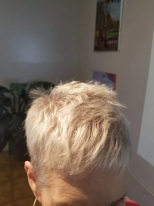 https://cdn.salonspotlight.com/photos/zTFJI5sfaNkjNFHbSDYA/03df60c3-57a6-4ca3-9685-5eb225cf5bc9_720x720