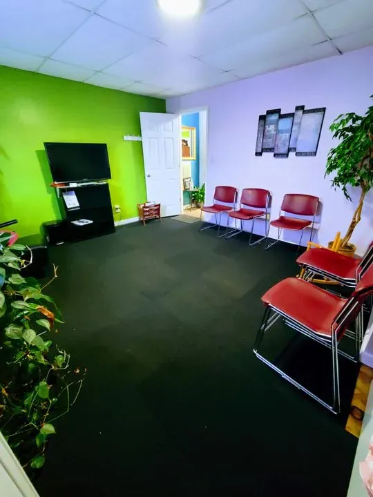 https://cdn.salonspotlight.com/photos/zTFJI5sfaNkjNFHbSDYA/9c2502b1-4f52-4cfc-bc0f-e1e4fd20d3dd_720x720