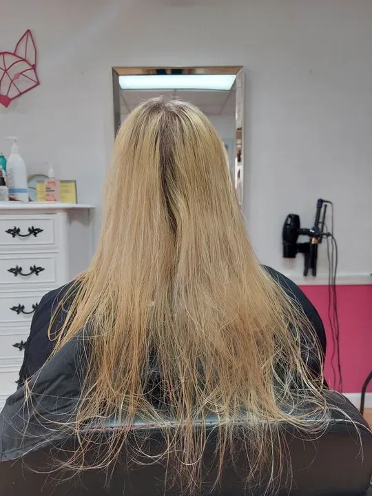 https://cdn.salonspotlight.com/photos/zTSL2e8QmIg4USiaz5Xn/68d86fbf-a242-475a-8c5f-a93a68b6dca1_720x720