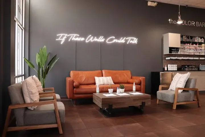 https://cdn.salonspotlight.com/photos/zU16jNTyjFoDT17FOBb6/3604ab80-56aa-465e-bfe3-d185d75d076a_720x720