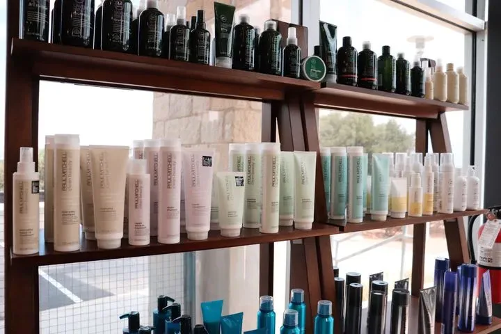 https://cdn.salonspotlight.com/photos/zU16jNTyjFoDT17FOBb6/a81891ef-48d8-4a53-b288-a92393b120ae_720x720