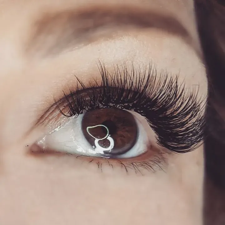 https://cdn.salonspotlight.com/photos/zWc4BwgliybKzlNTzCEz/19147eac-c927-4b09-9317-d6388e44ecf9_720x720