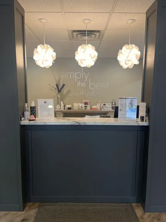 https://cdn.salonspotlight.com/photos/zY9dR6V3kVvD3UGmDltq/11f6c549-5a9c-474d-aa0c-dcbe09ca356d_720x720
