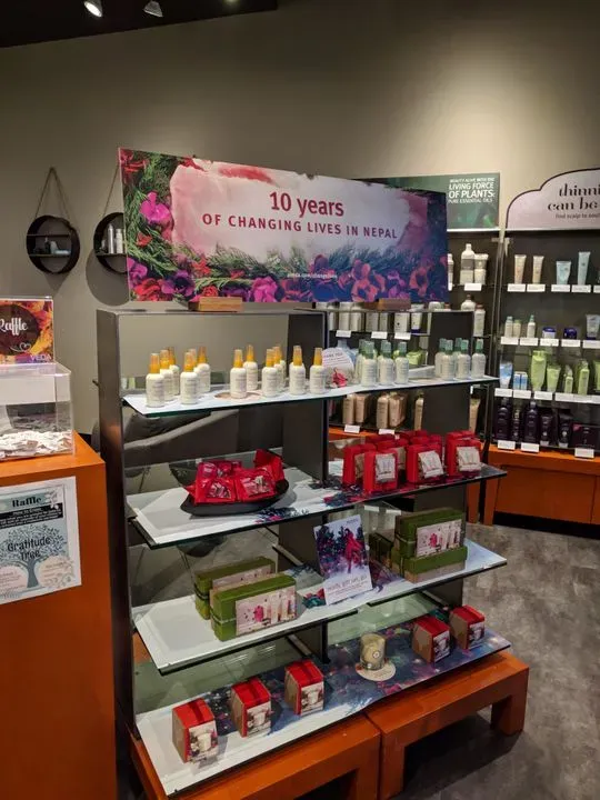 https://cdn.salonspotlight.com/photos/za4PEBQIrxMJFvfi7ZqU/a8e16fc7-d7a2-4e6b-b4b8-f4092ca715c6_720x720