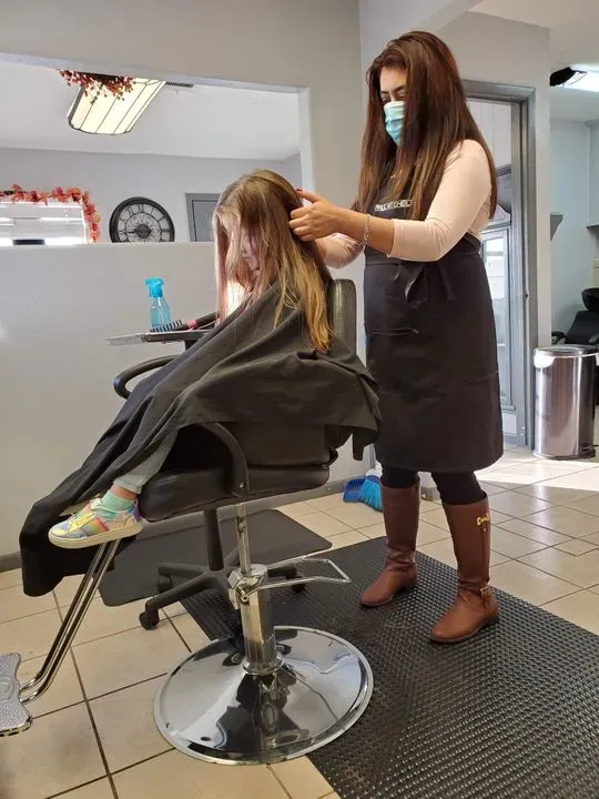 https://cdn.salonspotlight.com/photos/zab82cTaQVCew4b99Rr6/43e9450b-a5d2-41ad-8f3d-ae1d54eecffc_720x720