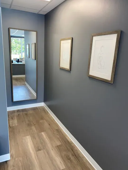 https://cdn.salonspotlight.com/photos/zcgkXukZ8pUTsLH97BuY/d3d62a75-b62b-4859-bd07-429e14f78247_720x720