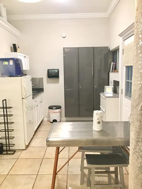 https://cdn.salonspotlight.com/photos/zcz5iDEBQ3tqt7H1KLtF/fa9d0c85-43c8-4920-89b8-fa1ba5b68775_720x720