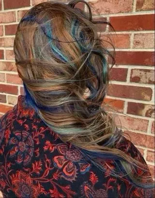https://cdn.salonspotlight.com/photos/zeEgadKalKWO8L2oQMNS/450d3c0f-d955-4826-9139-3184a4dc554e_720x720