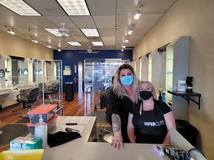 https://cdn.salonspotlight.com/photos/zedecgwGh1orcU3oRlaA/28d007e6-314e-489c-ae4a-df9a8509cf58_720x720