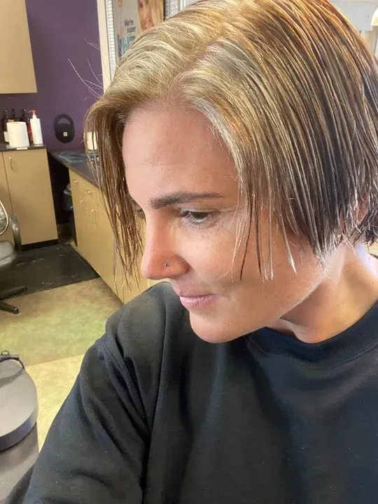 https://cdn.salonspotlight.com/photos/zedecgwGh1orcU3oRlaA/811eb7ab-4a0b-4c2a-9824-28b5d0769db6_720x720