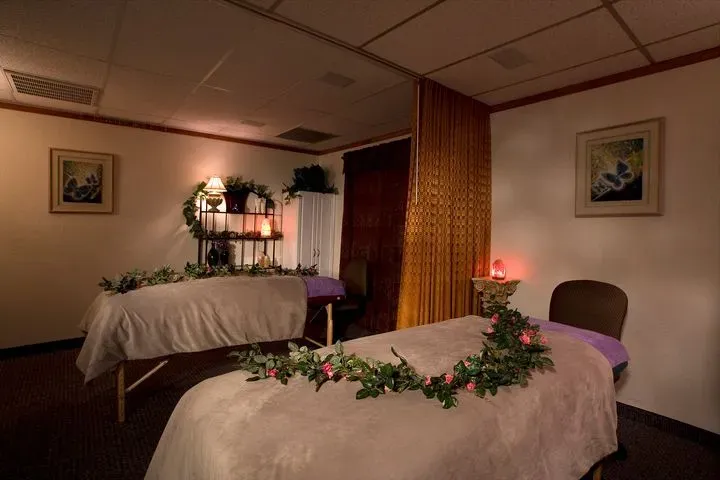 https://cdn.salonspotlight.com/photos/zfNJBwGPti0jRpcYjyHN/1e06e8a0-0353-4f08-915d-060f7c086b1e_720x720