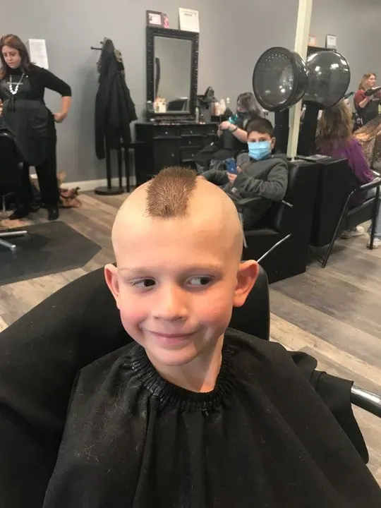 https://cdn.salonspotlight.com/photos/zgcX5C9FUfD22WKZ8xbx/1dffb981-c359-4201-8f4e-6fa66d6b598c_720x720