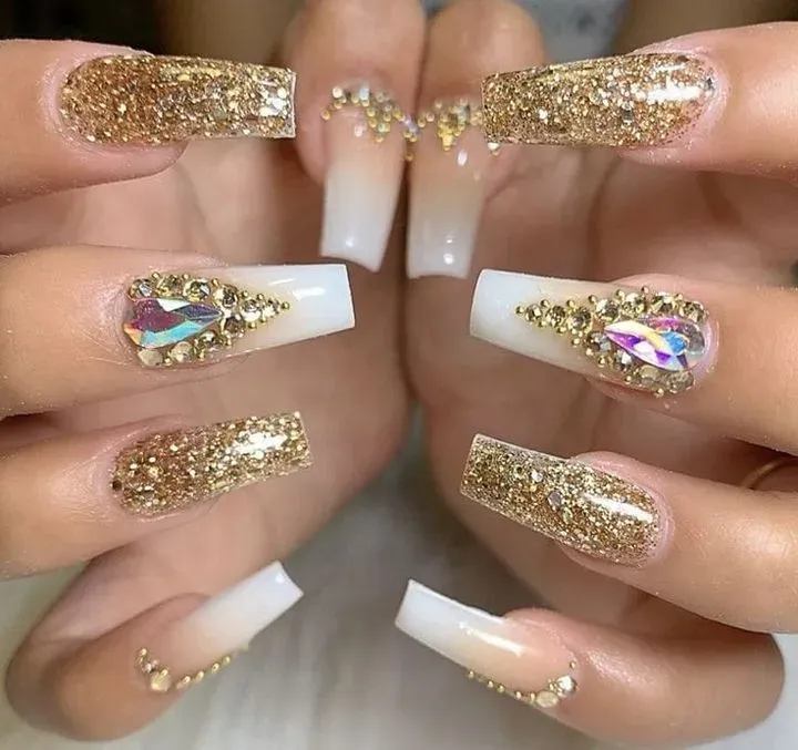 https://cdn.salonspotlight.com/photos/zkY3U9eOMsZnCc76fA5T/713cd8ff-5ea3-4dd6-8e79-05302bb2c1fa_720x720