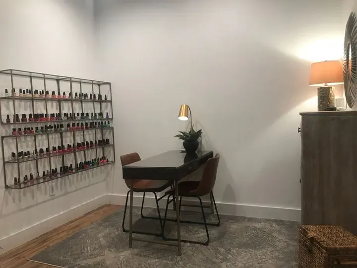 https://cdn.salonspotlight.com/photos/zlyE68sOoUlmE6x1rDAL/11ba81a7-bc4d-4543-83a2-99ab36496a7e_720x720