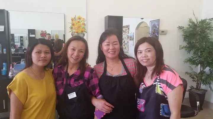 https://cdn.salonspotlight.com/photos/znguxsp6MXOZmOuyc8AL/99c3cbf6-e840-4436-8aba-c7bbff65e43c_720x720