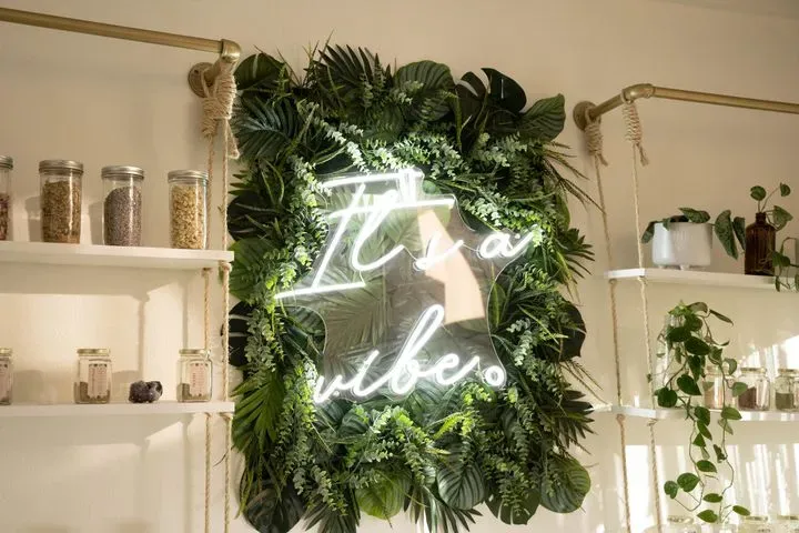 https://cdn.salonspotlight.com/photos/znzqaZHrPMiQP4tEhmqj/9ac584ae-61e7-48c3-ac02-a013e19b8ea9_720x720