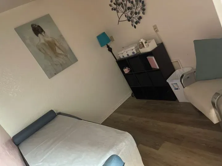 https://cdn.salonspotlight.com/photos/zpwgqBITRezOI7rBEX9m/2554fba9-b935-4c7f-9a5e-c72b0063ee02_720x720
