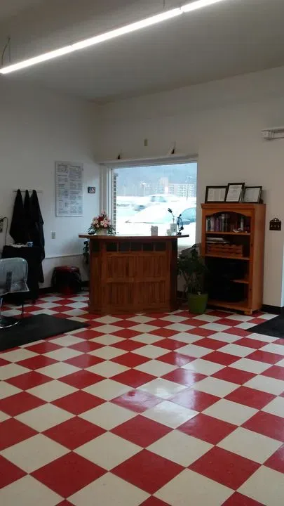 https://cdn.salonspotlight.com/photos/zr3gbymXwgeOxDdR5gvg/8c62373e-f36b-4f5a-9c38-0dd7451e192a_720x720